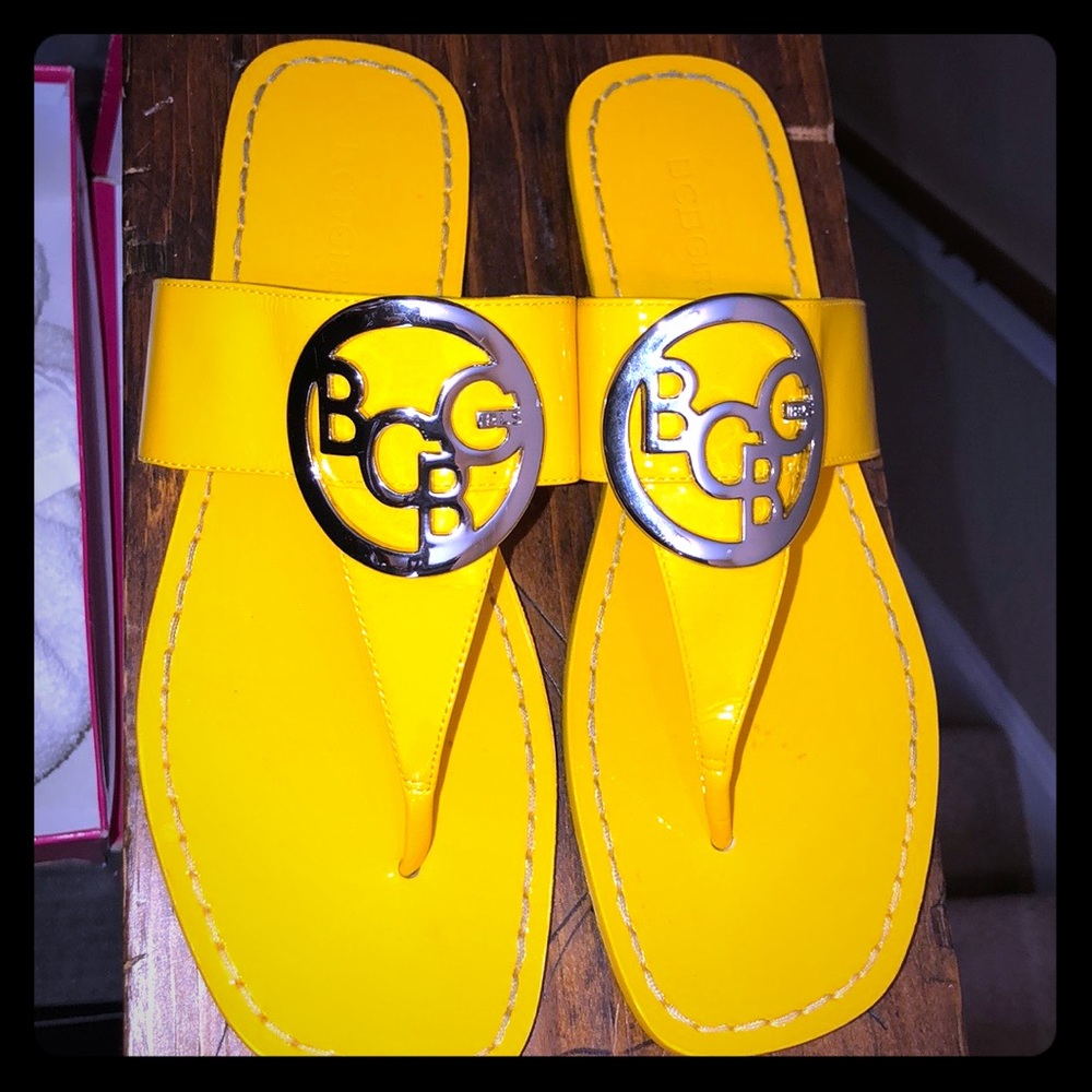 BCBG SANDAL